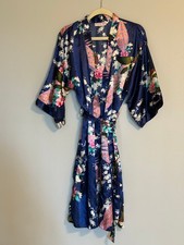 MR. MRS. RIGHT WOMEN'S SATIN ROBE. SIZE: S 3/4 SLEEVE NAVY BLUE FLORAL PRINT