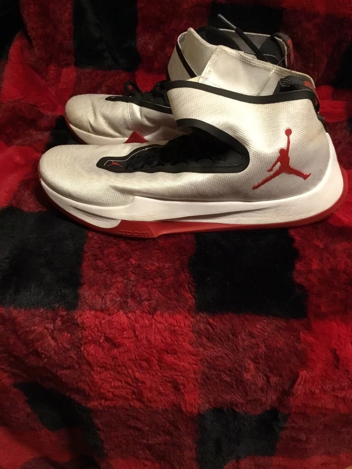 ZAPATOS DE BALONCESTO NIKE AIR JORDAN FLY ILIMITADOS ROJOS BLANCOS RAROS PARA HOMBRE TALLA 11 Foto 2 de 4