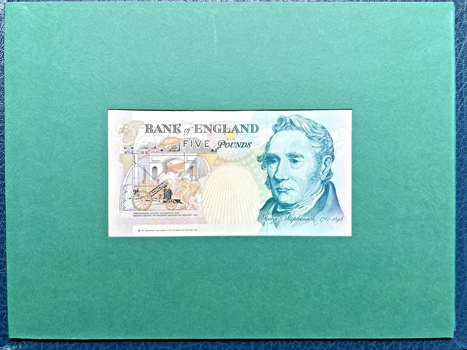 Juego de presentación de billetes de cinco libras del Banco de Inglaterra de Gran Bretaña 1971 y 1990 Foto 2 de 4