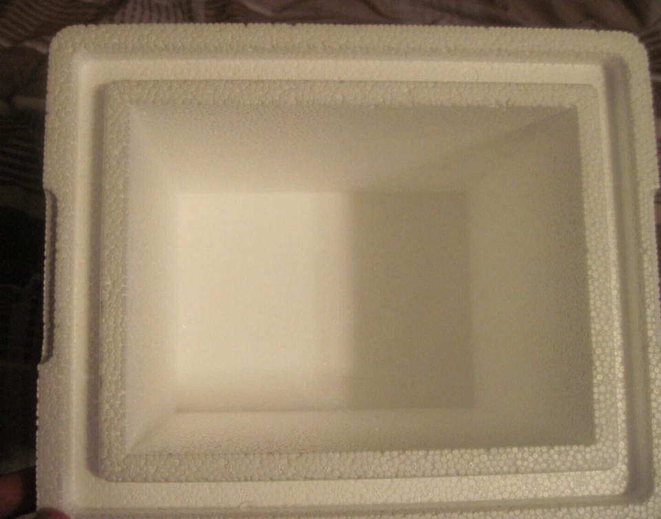 Styrofoam Shipping Box EFP Brand Cooler With Lid  6"X8"X7" Interior - Image 2 of 4