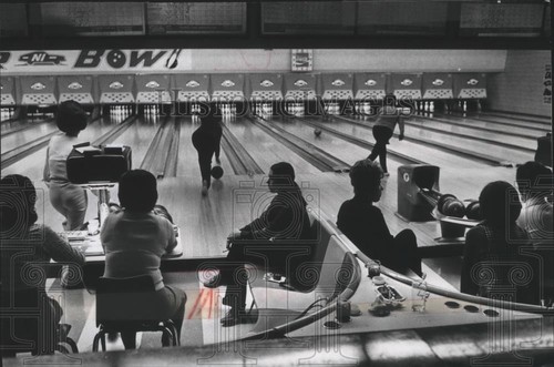1974 Pressefoto The Red Carpet Lanes Bowlingbahnen auf Milwaukee South Side