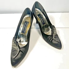 Stuart Weitzman for MR SEYMORE Black Satin Pumps Rhinestone Feather Accent Size7
