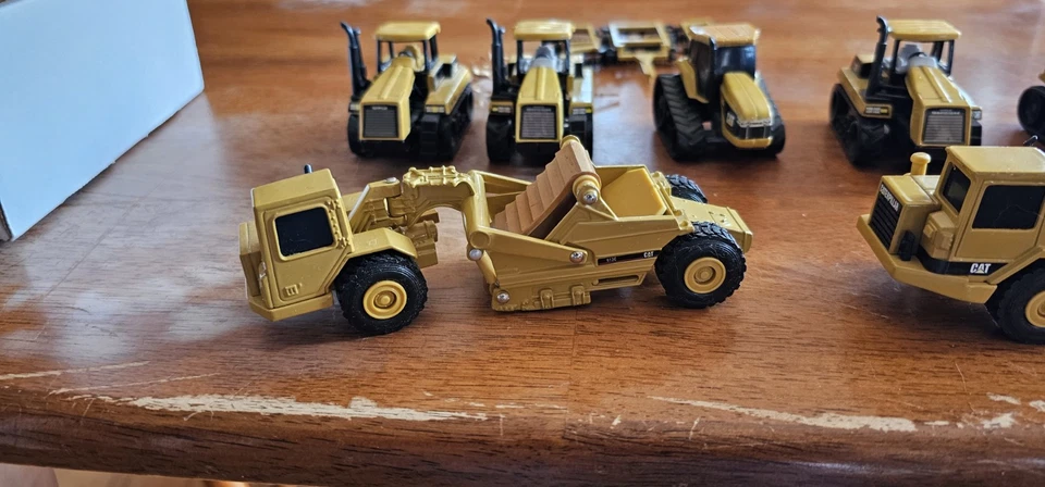 CAT 1:64 Scale Equipment Group - Image 3 of 4