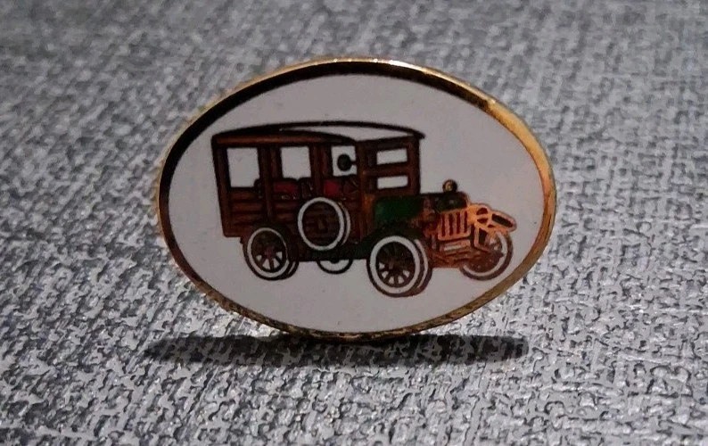 Gemelos coche antiguo AVON tono dorado años 70 en busca de pareja. Foto 2 de 4