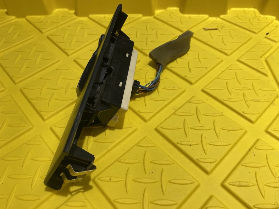 Acura SLX 1997 OEM PASAJERO DERECHO INTERRUPTOR VENTANA DELANTERA 897133-2471 SUV Foto 3 de 4