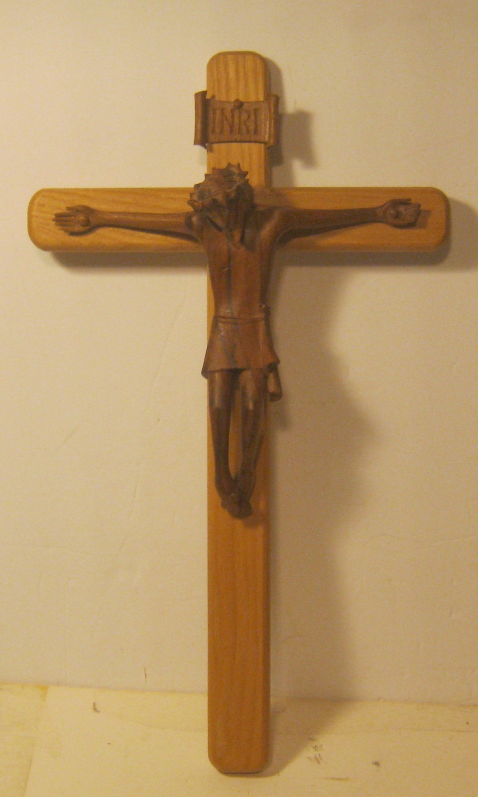 Handcrafted & Carved 17-inch CRUCIFIX Walnut & Birch EXCELLENT Condition!!!!