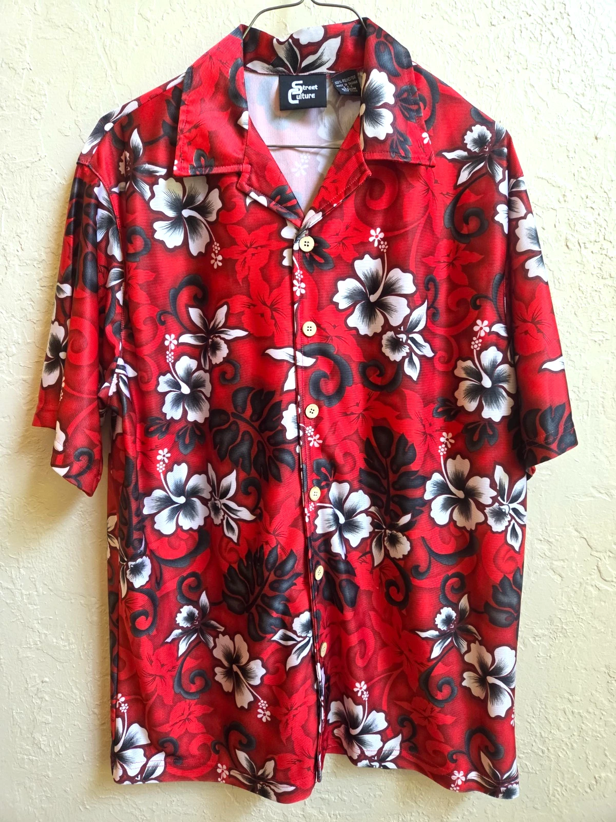 Street Culture Shirt Medium Red Hawaiian Floral Short Sleeve Slinky Polyester