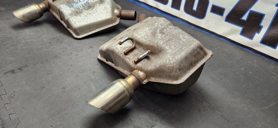 Silenciadores de escape para Chevrolet Camaro SS 2010-2015 OEM Foto 2 de 4