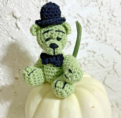 Details about OOAK Crochet Artist Miniature Hand-Made 5 way jointed doll Bear display gift Details about OOAK Crochet Artist Miniature Hand-Made 5 way jointed doll Bear display gift