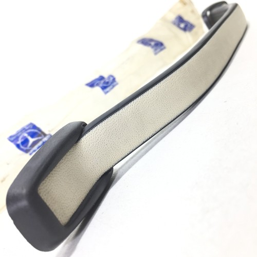 Mercedes-Benz W110 W111 W114 W115 Interior Roof Grip Rail Rear - Picture 5 of 6