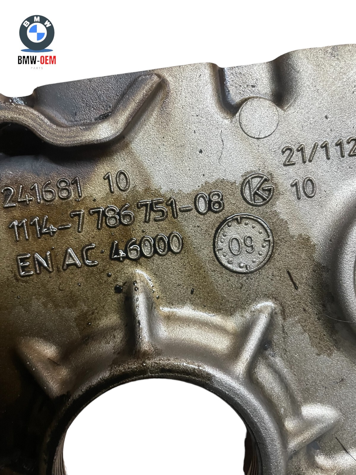 BMW 520d SE E60 2006 Engine Timing Chase Chain Cover 7786751 for  