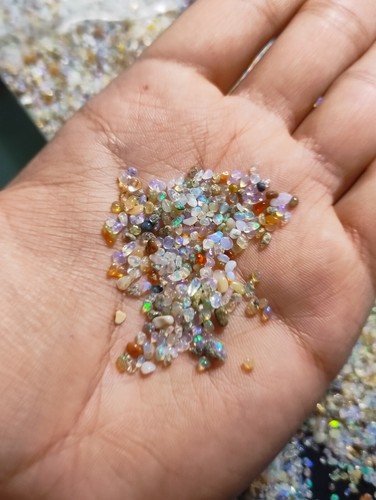 Ethiopian opal Chip-Sized Tumbles - 1-4mm - Excellent Fire , great quality - Picture 8 of 11