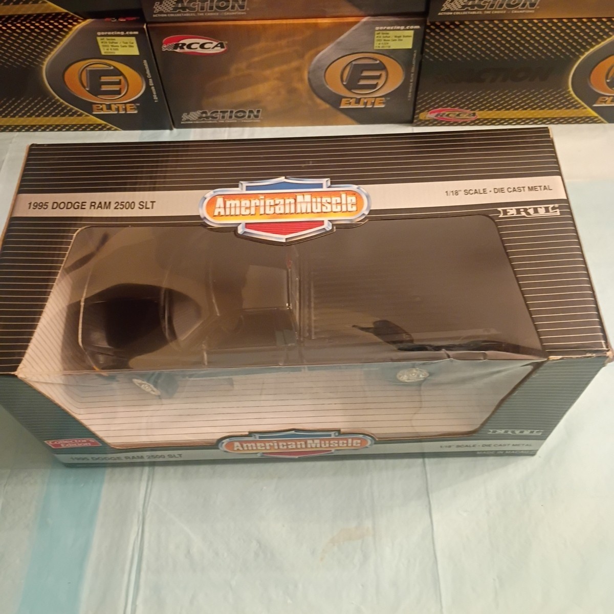 Collector's ERTL American Muscle 1995 Dodge RAM 2500 SLT in 1:18