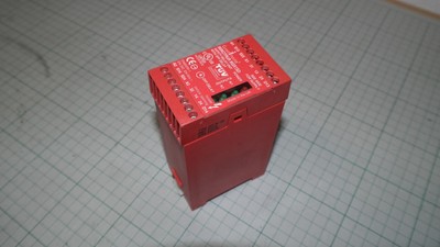 Allen Bradley Guardmaster Minotaur MSR15D Safety Relay Unit