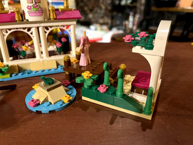 LEGO Disney: Ariel's Magical Kiss (41052) no Eric, or Ariel&rsquo;s head/hair. 