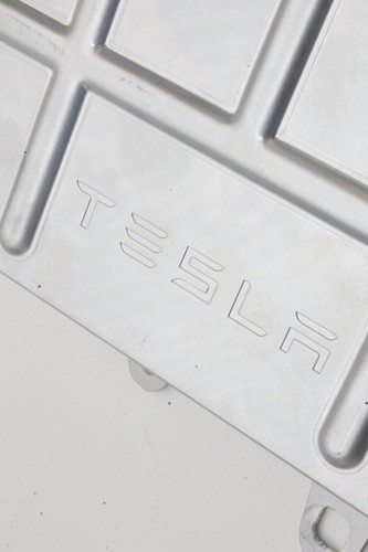 TESLA MODEL Y Tonverstärker 1507152-01-B Electricity 2022 26819911 - Bild 6 von 14