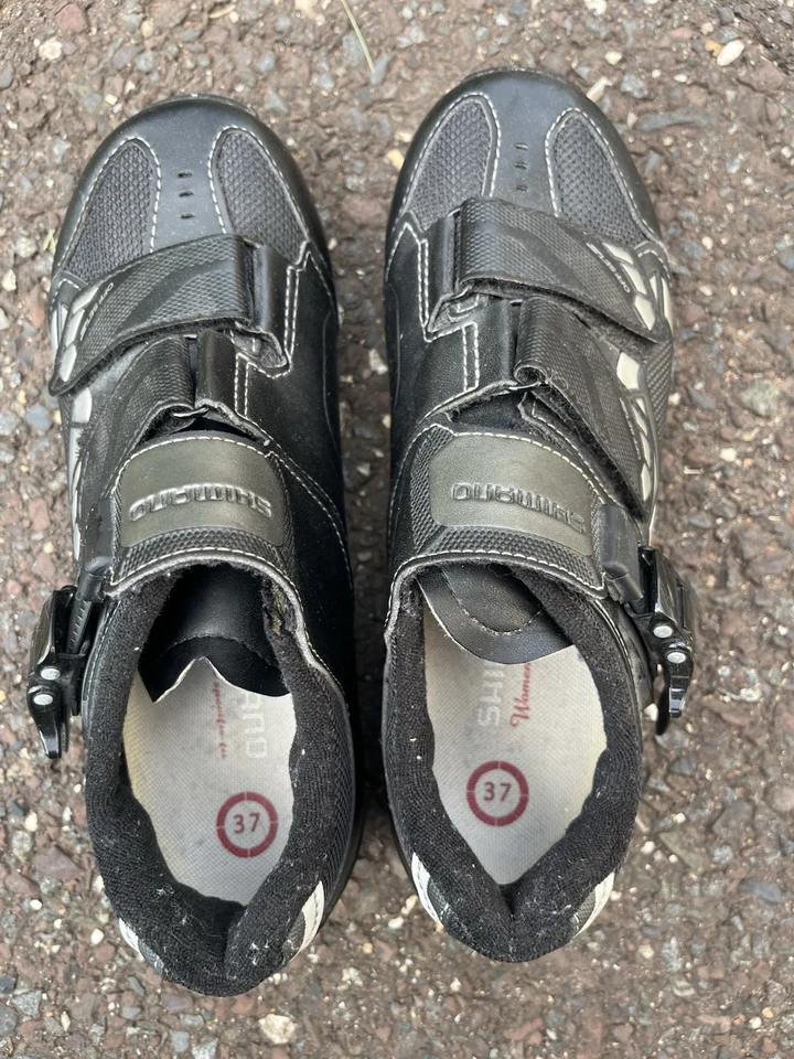 Zapatos de ciclismo de carretera Shimano para mujer SH-WM63L | Talla 37/5,5 EE. UU. Negro Plata Foto 2 de 4