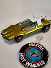 1970 Hot Wheels Redline-  Swingin' Wing - Yellow- 100% Orginal + Button