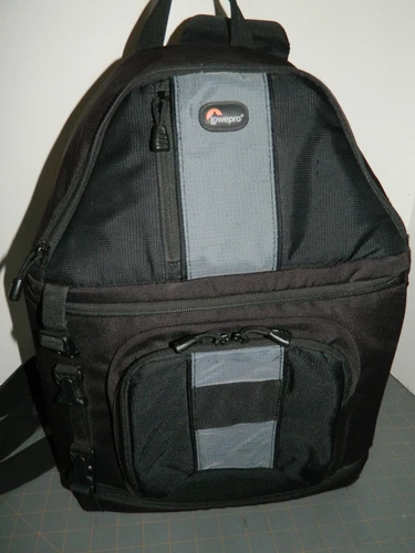 Lowepro SlingShot 302 AW Camera Sling Bag, Nice & Clean, Excellent FREE SHIP