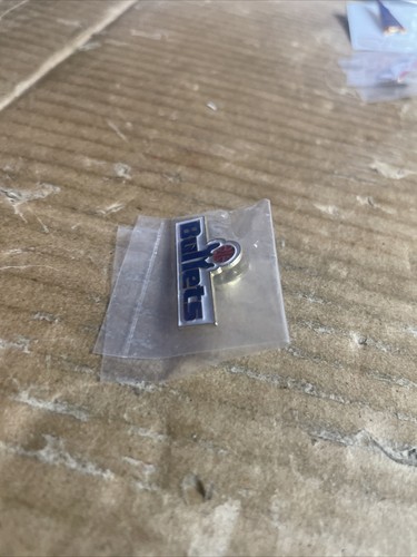 Washington Bullets Vintage NBA Basketball Pendant Hat Pin - Picture 2 of 4