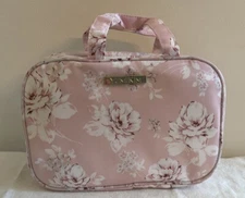 NWOT YUMI Kim Pink Floral Hanging Toiletry Bag Makeup Travel Organization