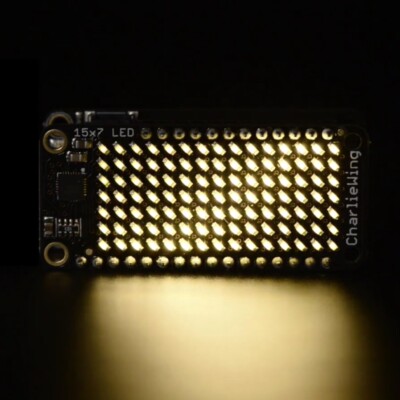 Adafruit 15x7 CharliePlex LED Matrix FeatherWing, Warmweiß , 105 LEDs, 3163