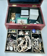 STUNNING VINTAGE JEWELLERY SET IN VINTAGE BOX inc new Pandora ALE etc
