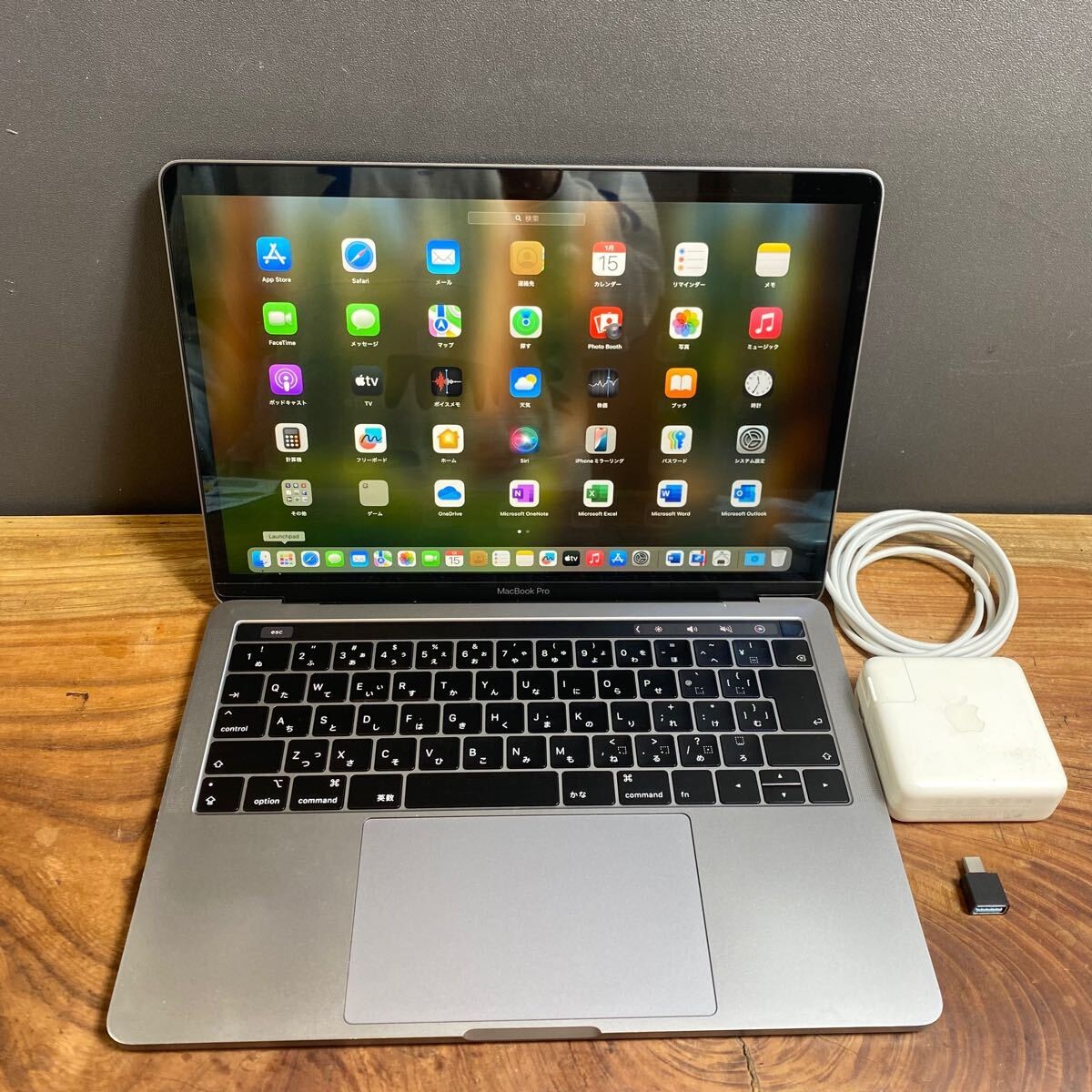 MacBook Pro 13インチ 2019 i5/16GB/256GB MacBook Pro Retina 13-inch (2019) - Core i5 - 16GB - SSD