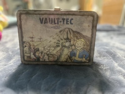 Fallout 3 Collectors Vault-Tec ''Weathered'' Tin Tote - Lunchbox Only