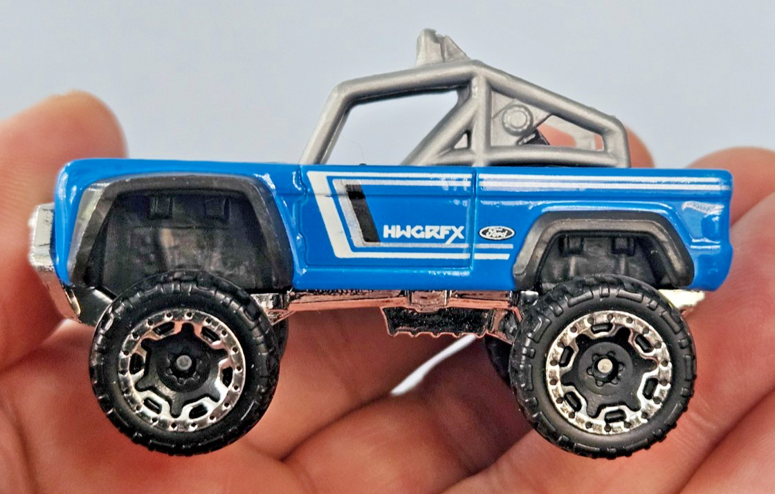 Hot Wheels 2015 Custom Ford Bronco loose diecast built to be unique