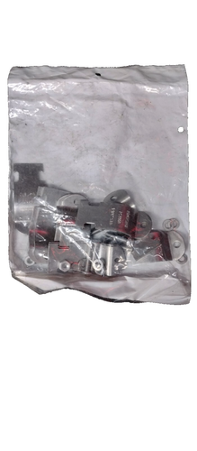 THOMAS BETTS EMT PUNTONE CINGHIA 1 1/4" MORSETTO CONDOTTO (QTY. 100) - Foto 2 di 2