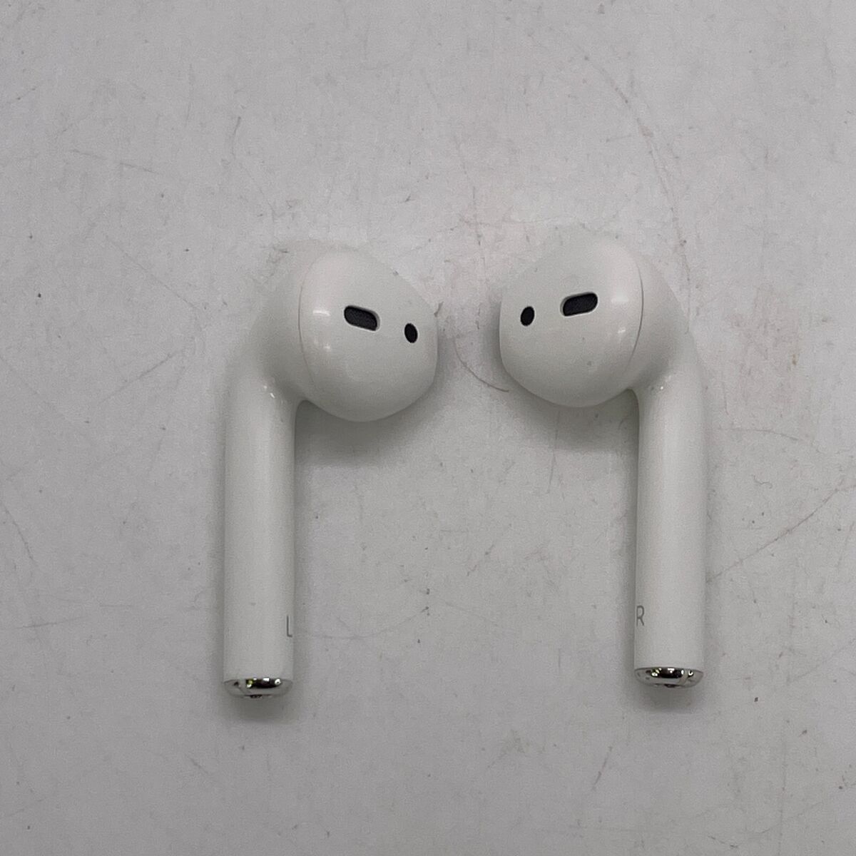 Apple AirPods 2nd Generation w/ Charging Case - MV7N2AM/A Apple AirPods 2nd Generation w/ Charging Case - MV7N2AM/A