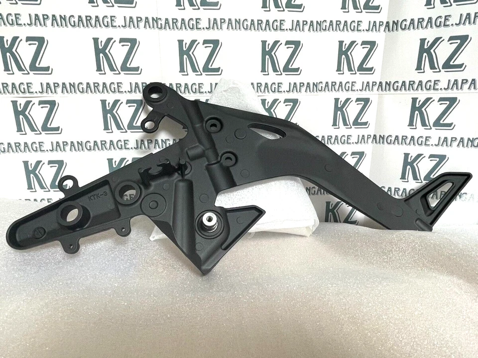 KAWASAKI Genuine 2012-2016 NINJA 650 RIGHT HAND STEP BRACKET 35063-0872-18R NEW Foto 2 de 4