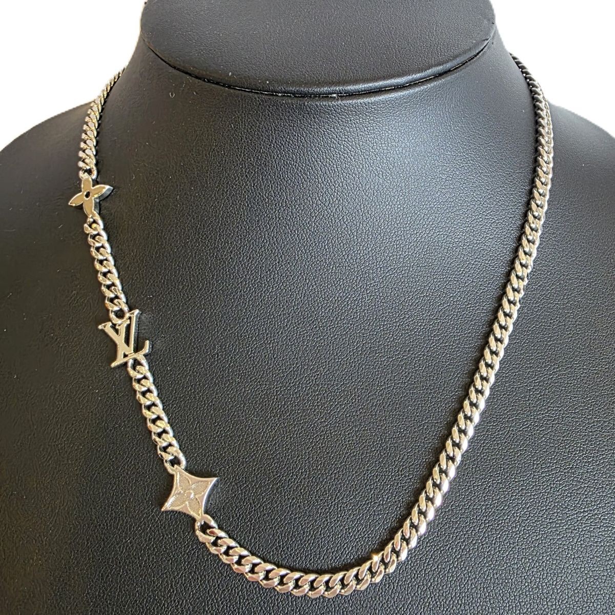 LOUIS VUITTON Monogram Raw Logo Kihei M01490 Metal Chain Necklace Silver Pouch thumbnail 2