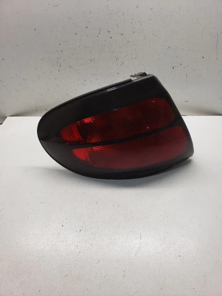 Estación de luz trasera para conductor Wgn cuarto montado en panel se adapta a 00-05 SABLE 1434673 Foto 2 de 4