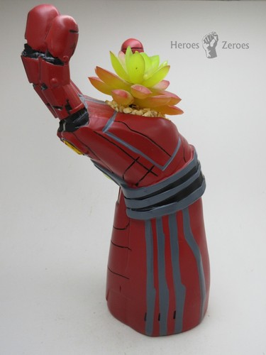 Marvel Avengers Endgame MCU Iron Man Infinity Gauntlet 8-inch Faux Succulent - Picture 3 of 6