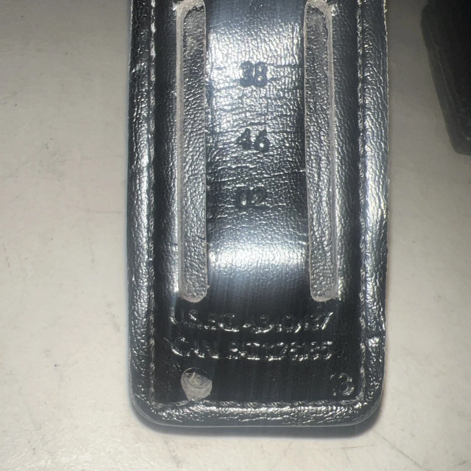 Safariland Mace/Pepper Spray Black Leather Basket Weave Belt Holster 43.40.437 - Image 4 of 4