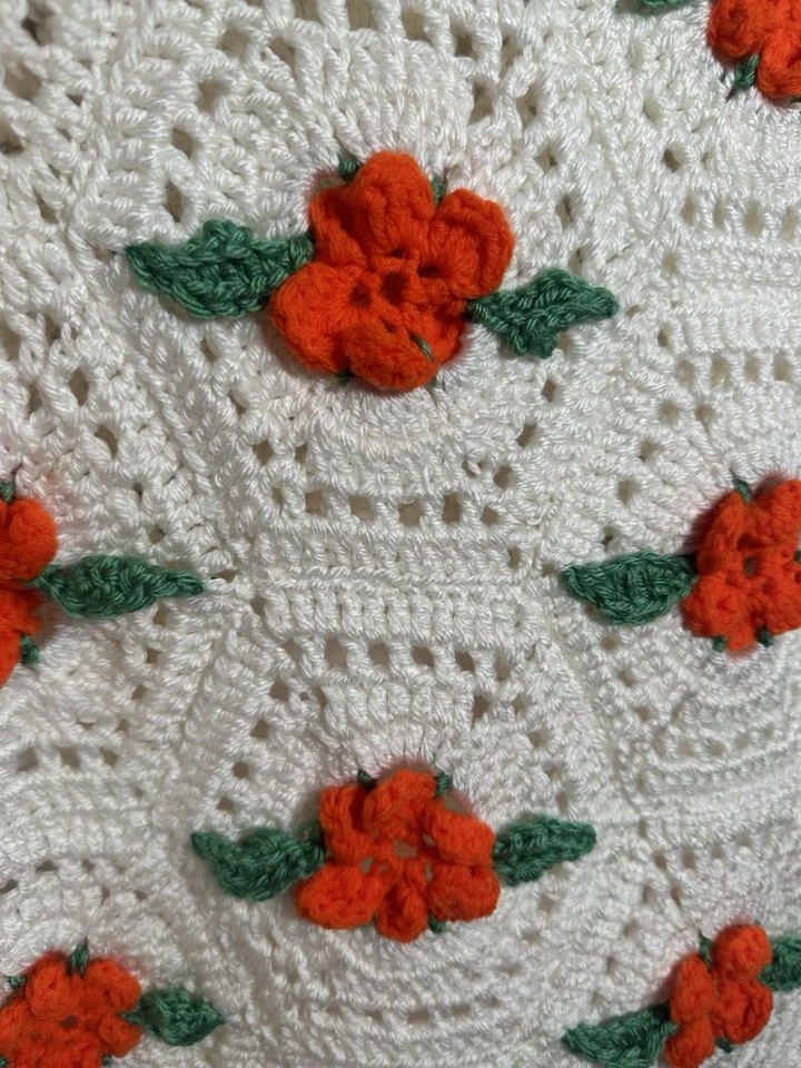Manta de ganchillo hecha a mano vintage - 3D naranja floral abuela hexagonal - 3 pies x 2 pies Foto 2 de 4