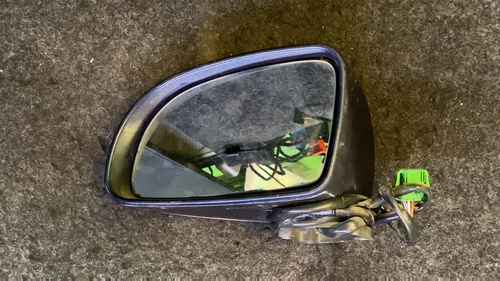 VW  BEETLE DRIVER SIDE DOOR MIRROR 1C1857507E  GLASS 1C1857521E