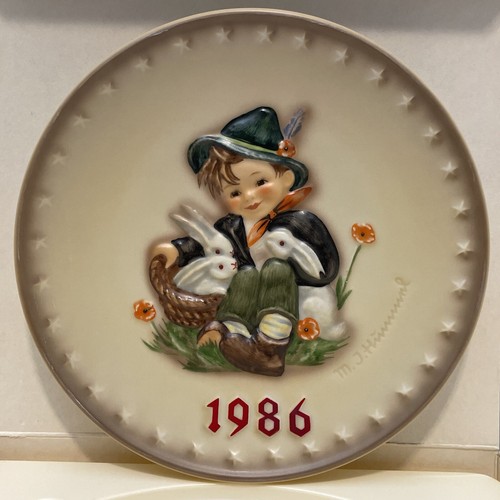 New/Open Box*M. J. Hummel GOEBEL 7.5" Annual Decorative Plate*1986*Boy w/Bunnies - Picture 4 of 5