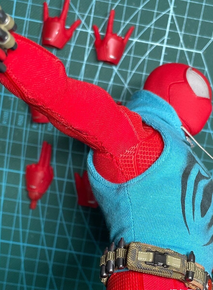 Hottoys HT VGM34 1/6 Spider Man Action Figure Scarlet Spider Hottoys HT VGM34 1/6 Spider Man Action Figure Scarlet Spider