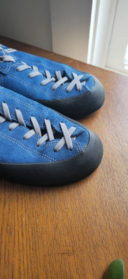 Evolv Royale Rock Climbing Shoe Size US 11.5/ EUR 45 - Image 3 of 4