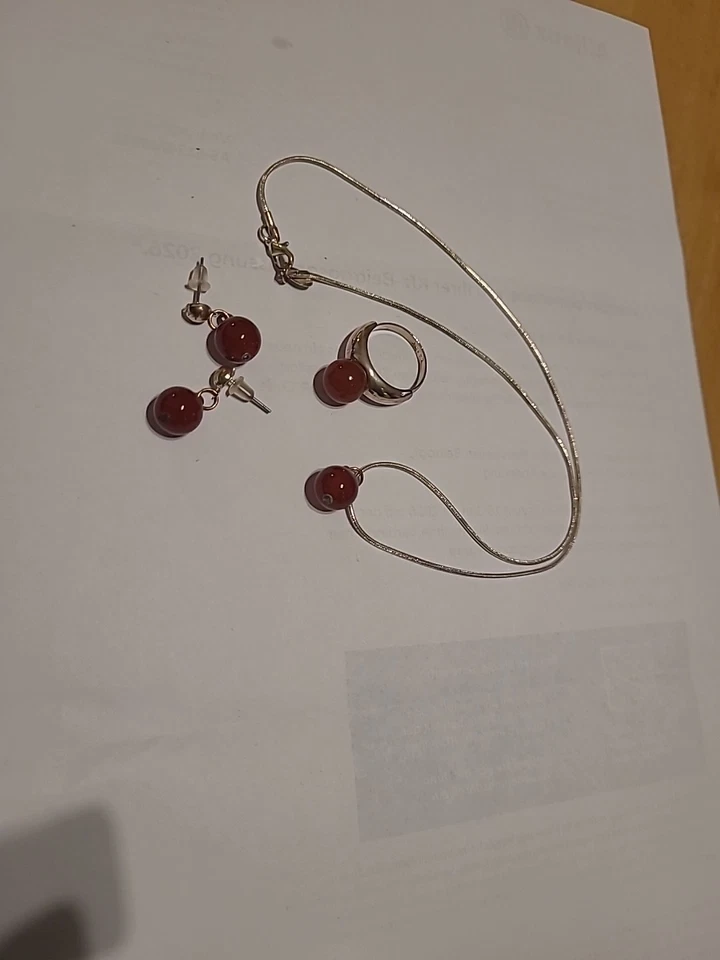 Schmuckset: Kette, Ring, Ohrringe