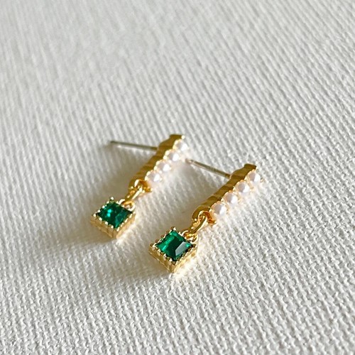 Vintage Dainty Pearls Emerald Sterling Silver Claw Post Dangle Stud Earrings - Picture 3 of 4