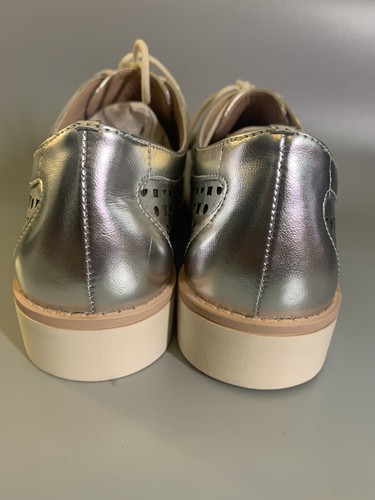French Blu Oxford Shoes Womens US Size 7 silver Metallic Shimmer NIB - Picture 4 of 7