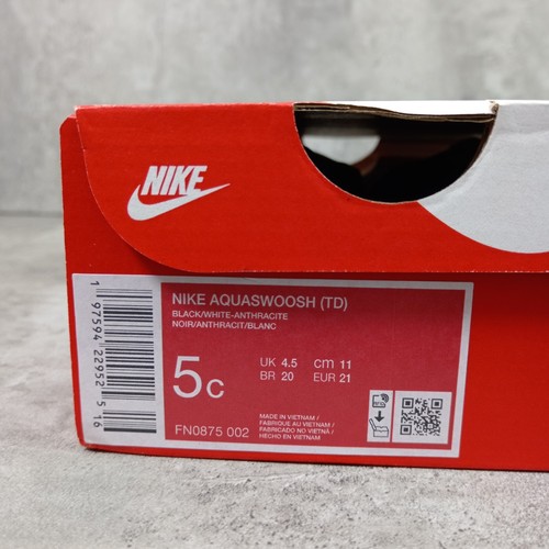Nike Aqua Swoosh Sandalias Negras Infantes Talla UK 4.5 - 5 C con caja dañada - Imagen 6 de 11