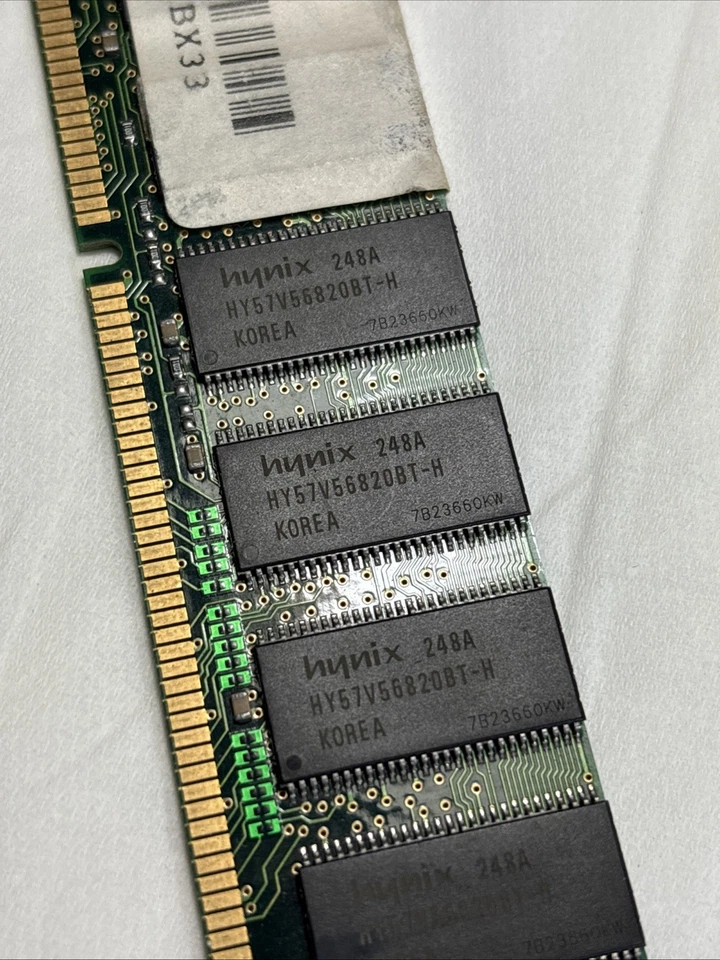 HYNIX 256 MB SD-RAM 168-PIN PC-133 SINGLE RANK HY57V56820BT-H 248A DIMM Memoria - Immagine 3 di 4
