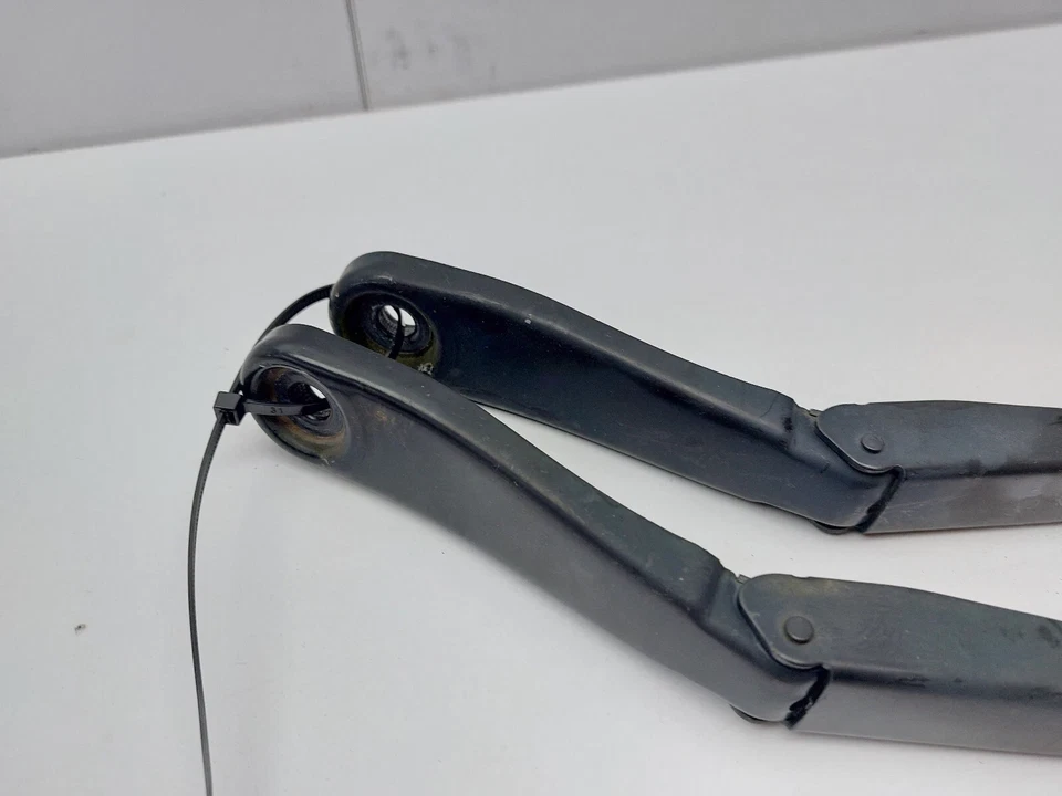 VOLVO V40 PAIR OF FRONT WINDSCREEN WIPER ARMS LEFT & RIGHT 2014 31276064 - Image 3 of 4