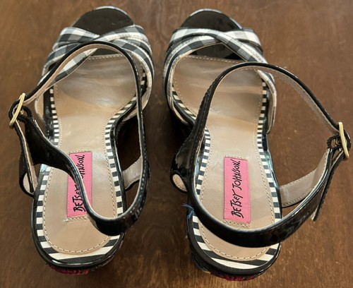 Betsey Johnson TRACI Gingham Plaid EMBROIDERED FLORAL Wedge HEELS Women’s Size 9 - Picture 3 of 24