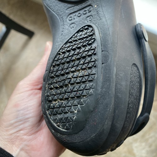 Crocs Women's Slip Resistant Comfort Shoes Black Mercy Work Clogs Size 10 READ - Imagen 14 de 14